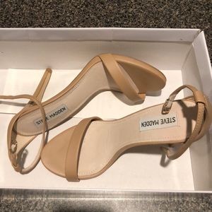 Steve Madden “Stecy” nude heels